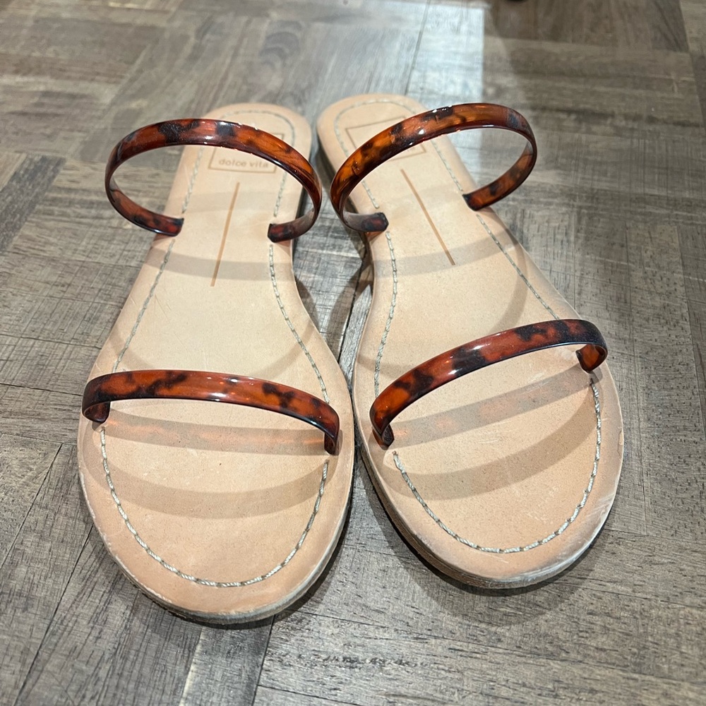 Dolce Vita sandals- like new
